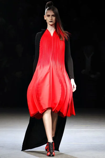 Look 30